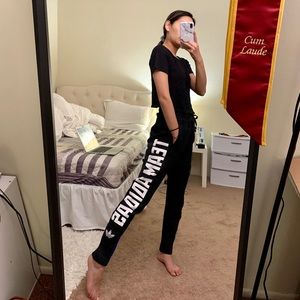 Adidas Tapered Sweatpants size M